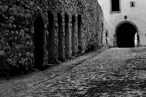 Wejście do Klasztoru Benedyktynów w Tyńcu