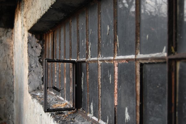 Kadr z elementem uchylnym