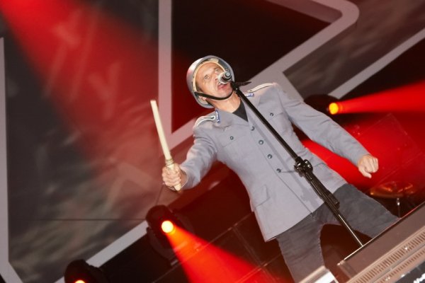 Paweł Kukiz z zespołem Piersi