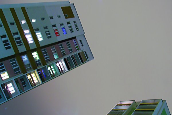 Otwieram wino ze swoją dziweczyną...