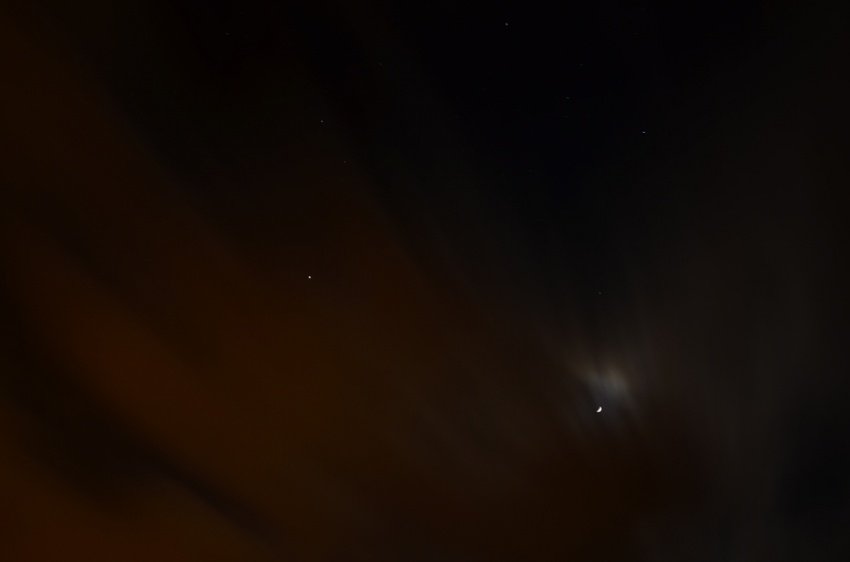 Księżyc i zachmurzenie