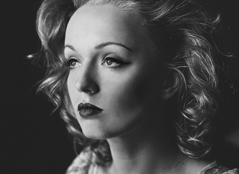 ..z twarzą  Marylin Monroe