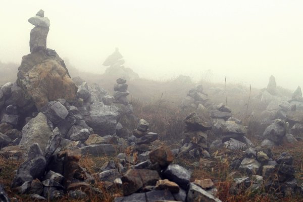 Kamień na kamieniu, na kamieniu kamień a pod tym kamieniem, jeszcze jeden kamień