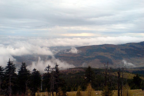 kłeby chnur , wśród gór