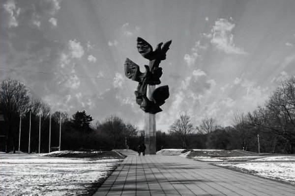 Pomnik Trzech Orłów