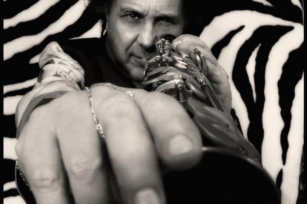 Enzo Avitabile - by Augusto De Luca