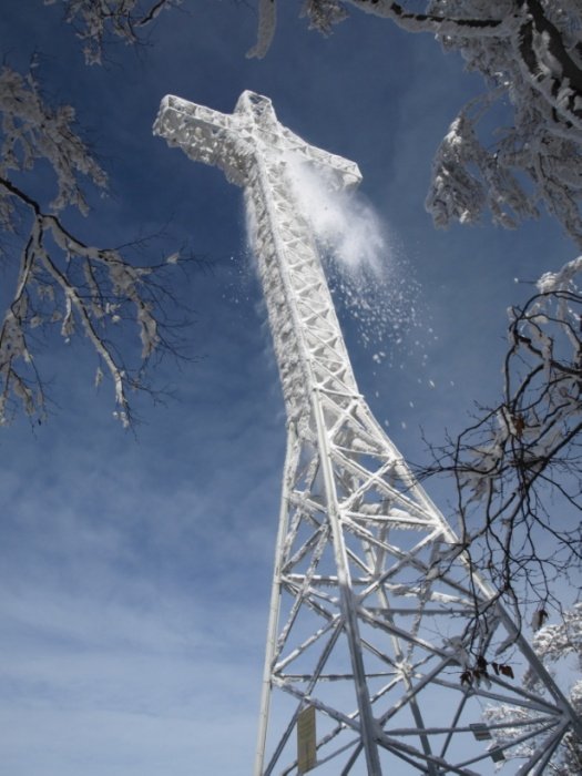 Śnieżny krzyż