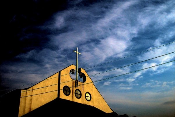 kościół i odchłań.