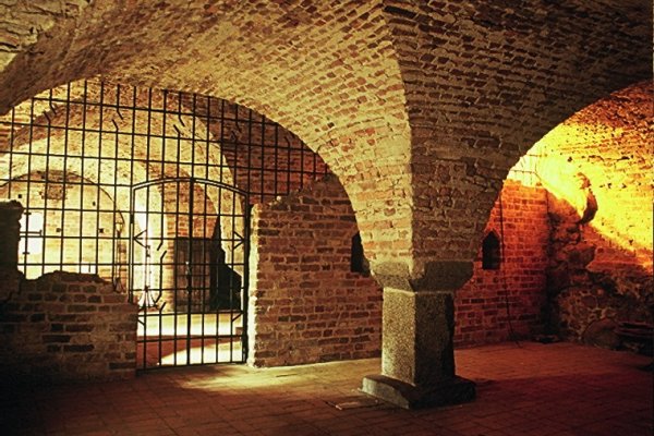 Wnętrze Zamku -podziemia